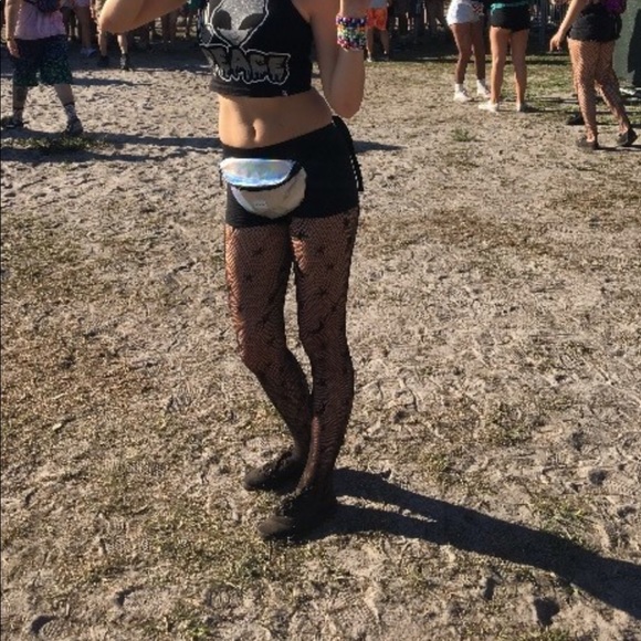 New never used holographic Fanny pack - Picture 3 of 5